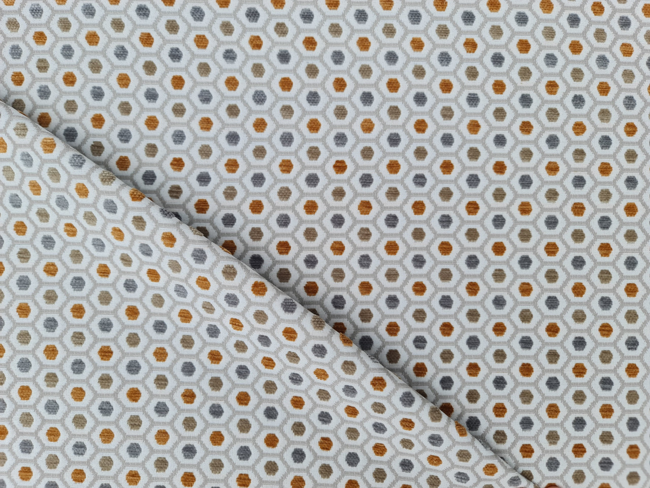 Glow - 14 - Montalia