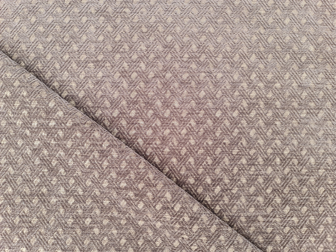 Glow - 16 - Montalia