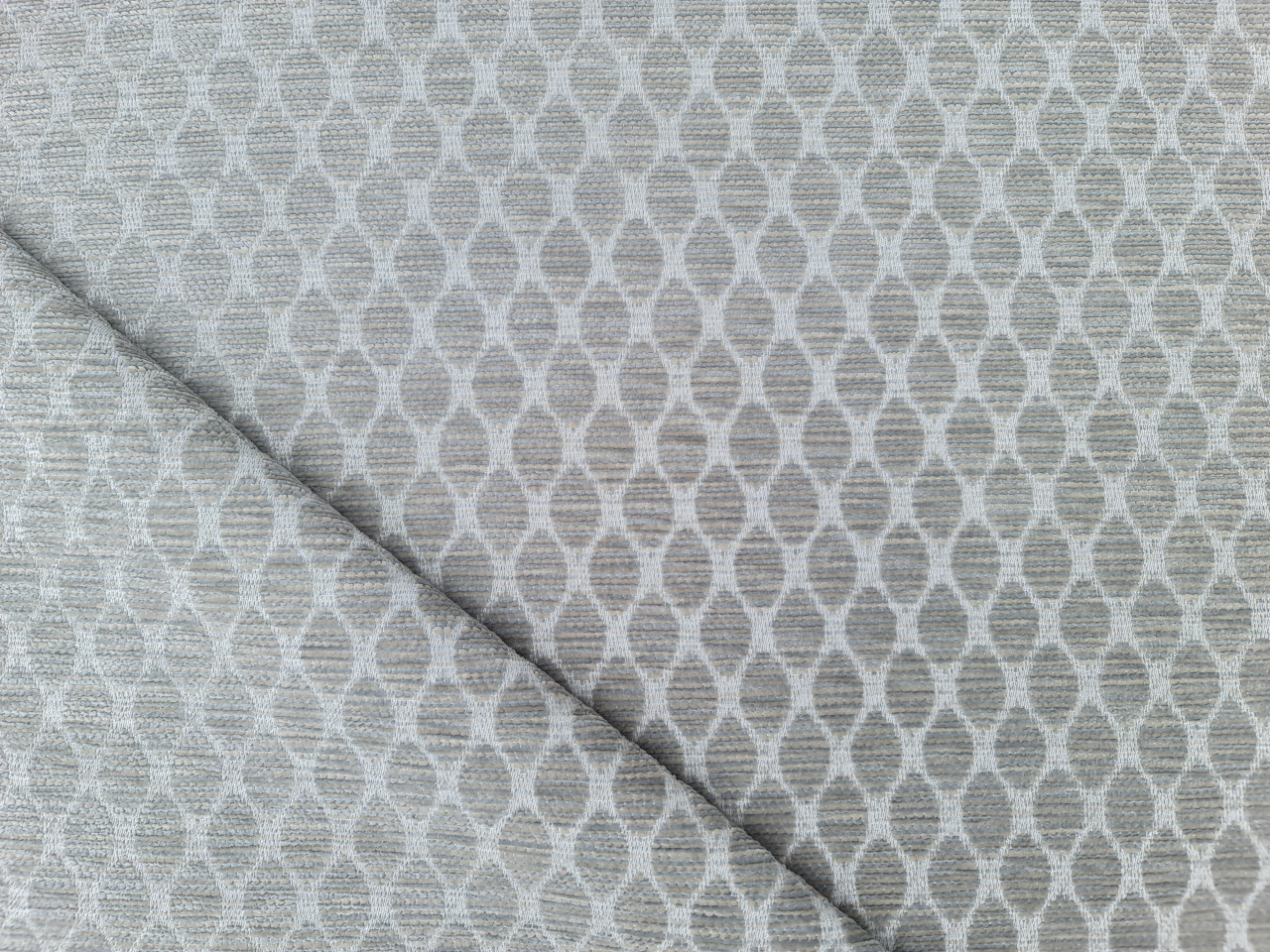 Glow - 18 - Montalia