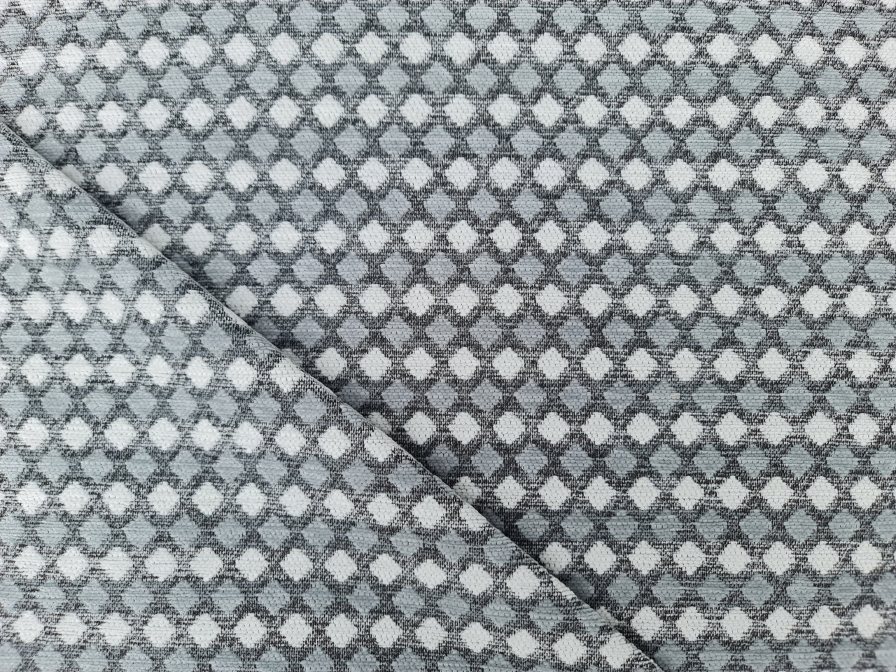 Glow - 19 - Montalia